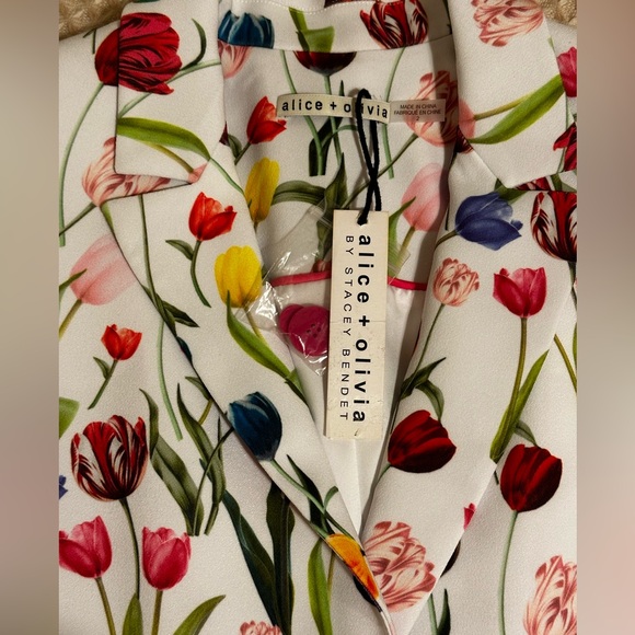 NWT $550 ALICE + OLIVIA Macy Floral Crepe Fitted Blazer, Color KISS MY TULIPS, - Picture 12 of 17